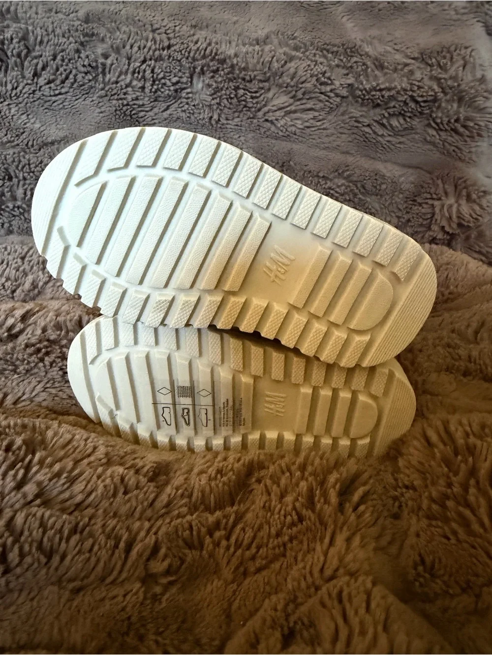 H&M Light Pink Toddler Girls Waterproof Chelsea Boot! Size 4/5.